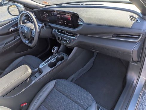 Used 2025 Buick Envista Preferred image 36