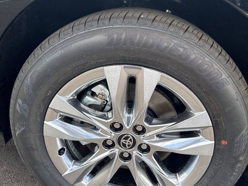 New 2026 Toyota Sienna Limited AWD/4WD image 10