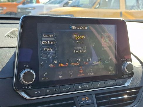 Used 2025 Nissan Altima 2.5 SV image 17