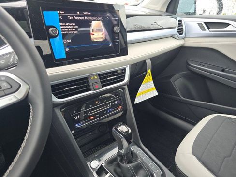 New 2026 Volkswagen Taos SE AWD/4WD image 33