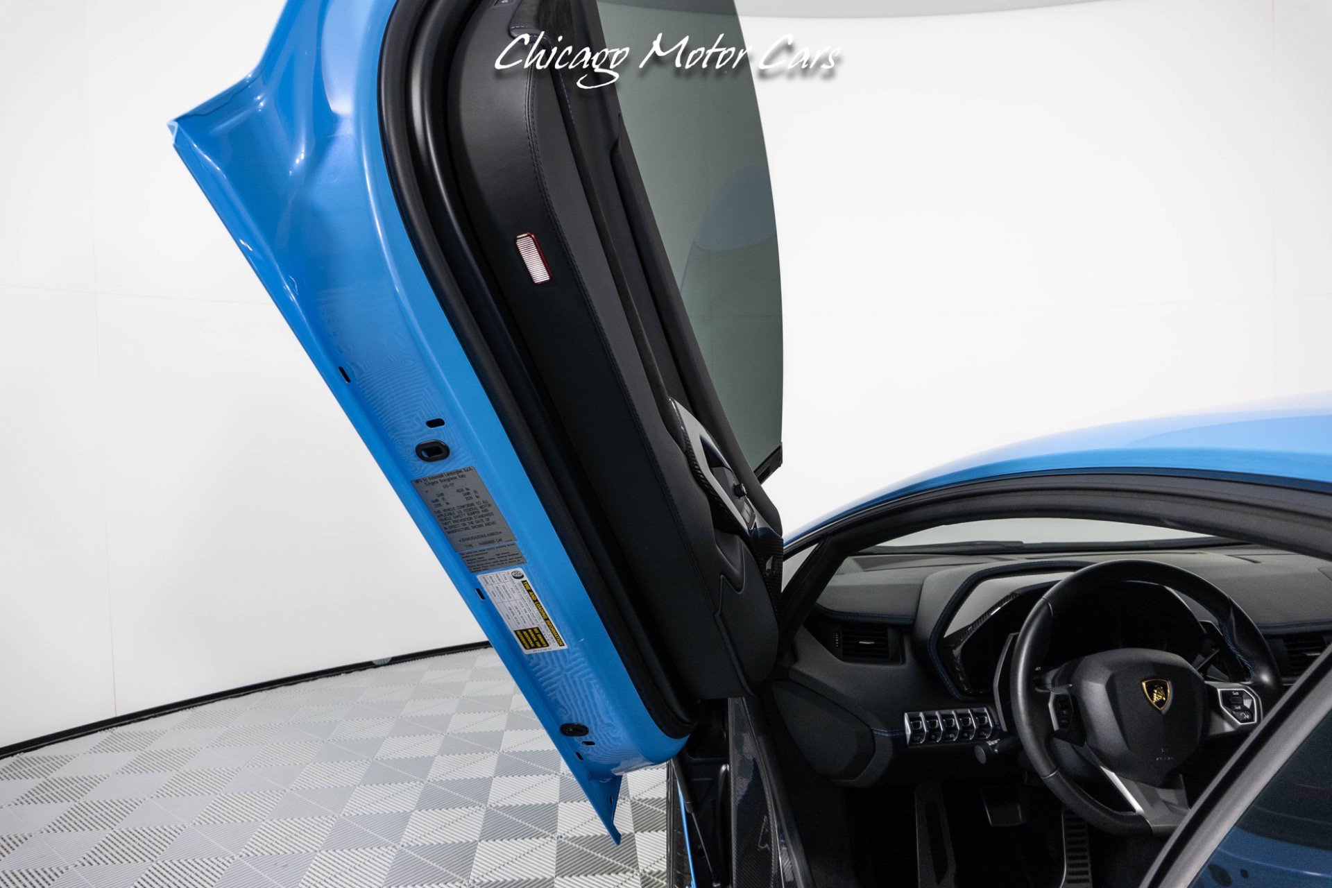 Used 2018 Lamborghini Aventador S AWD/4WD image 18