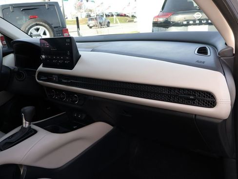 Certified 2026 Honda HR-V LX image 9