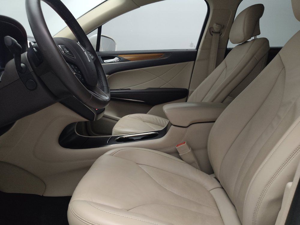 Used 2018 Lincoln MKC Select w/ Select Plus Package FWD image 17