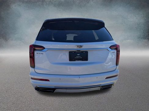 Used 2020 Cadillac XT6 Premium Luxury w/ Platinum Package FWD image 3