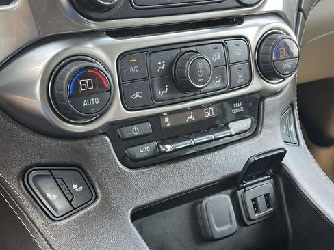 Used 2019 Chevrolet Suburban LT AWD/4WD image 33