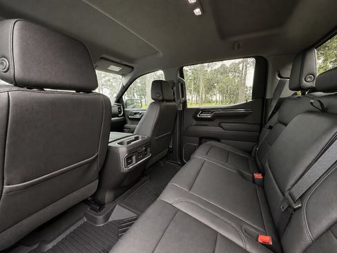Used 2024 Chevrolet Silverado 1500 LTZ AWD/4WD image 14