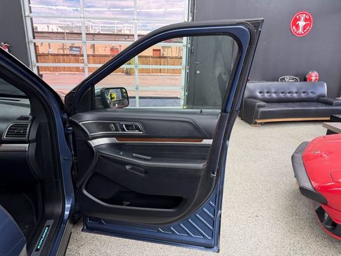 Used 2019 Ford Explorer Platinum AWD/4WD image 21