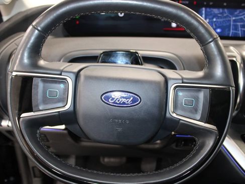 Used 2025 Ford Expedition Platinum AWD/4WD image 41