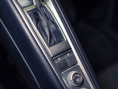 Used 2005 Porsche Carrera GT RWD image 34