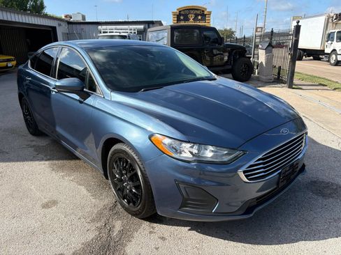 Used 2019 Ford Fusion S FWD image 3