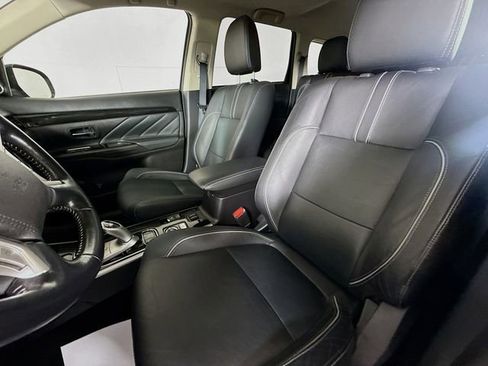Used 2018 Mitsubishi Outlander GT image 21