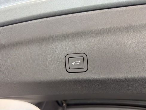 Used 2026 GMC Yukon XL Denali w/ Sun & Power Step Package image 25