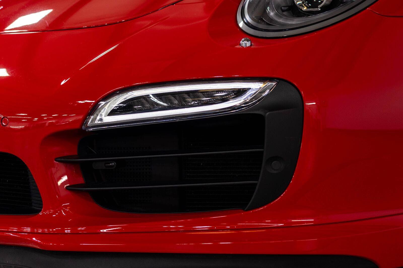 Used 2015 Porsche 911 Turbo S AWD/4WD image 49