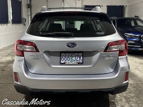 Used 2017 Subaru Outback 2.5i AWD/4WD image 6