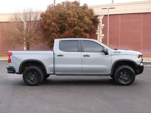 Used 2025 Chevrolet Silverado 1500 ZR2 w/ Technology Package image 38