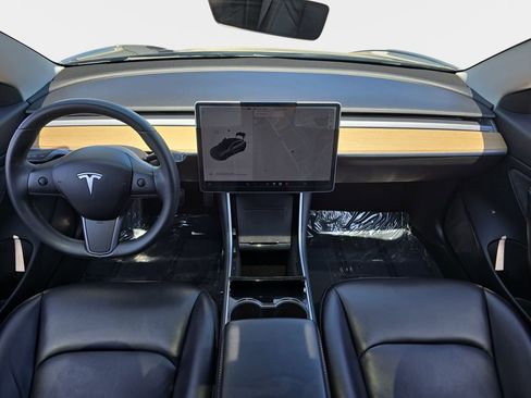 Used 2018 Tesla Model 3 Long Range RWD image 10