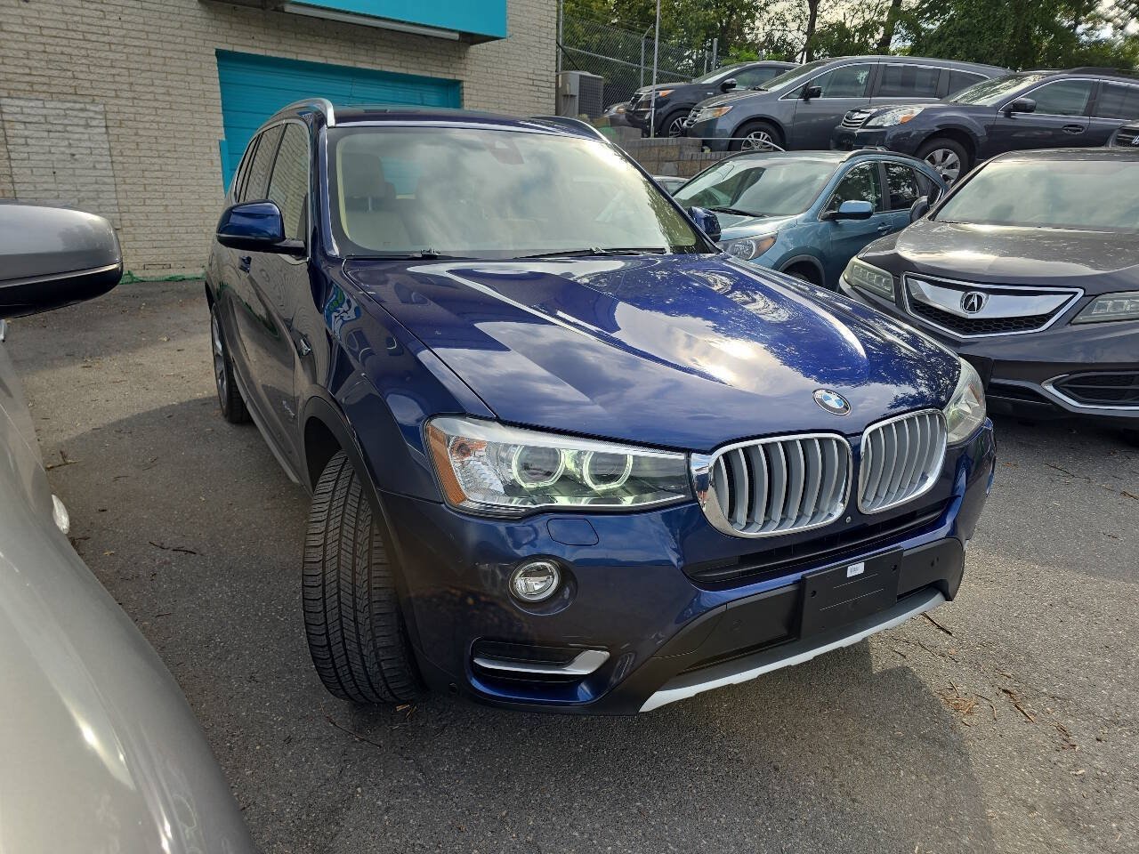 Used 2017 BMW X3 xDrive28i AWD/4WD image 4