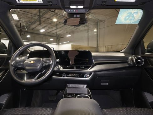 Used 2026 Chevrolet Equinox LT FWD image 30