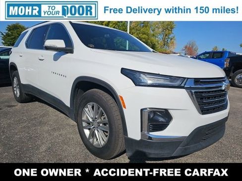 Used 2023 Chevrolet Traverse LT image 2