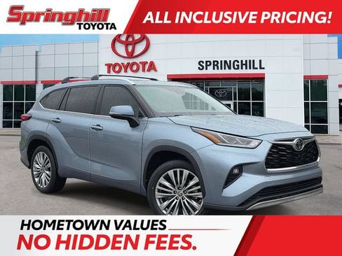 Used 2022 Toyota Highlander Platinum FWD image 1