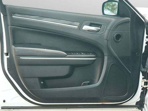 Used 2021 Chrysler 300 Touring L image 59