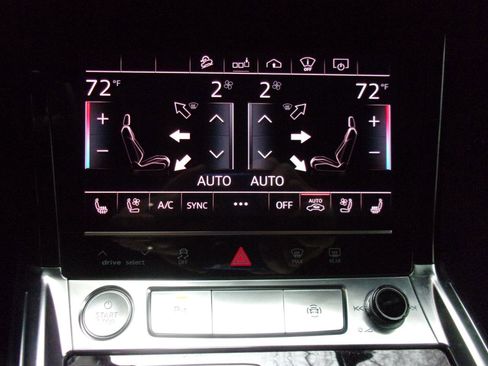 Used 2019 Audi e-tron Prestige w/ Prestige Package AWD/4WD image 28