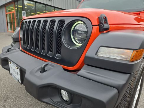 Used 2023 Jeep Wrangler Sport AWD/4WD image 9