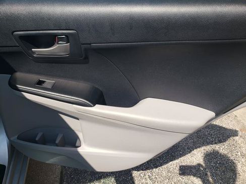 Used 2014 Toyota Camry LE FWD image 16
