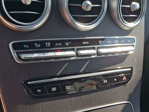 Used 2021 Mercedes-Benz GLC 300 4MATIC image 17