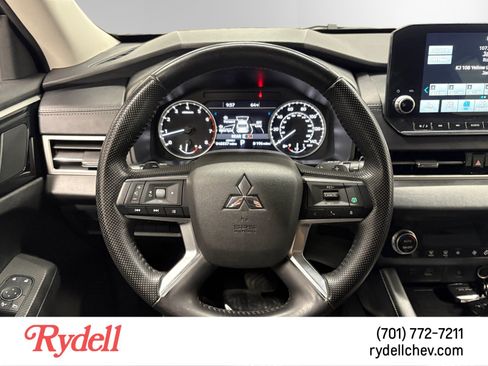 Used 2024 Mitsubishi Outlander SE AWD/4WD image 13