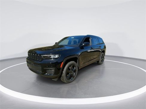 New 2025 Jeep Grand Cherokee L Altitude image 1