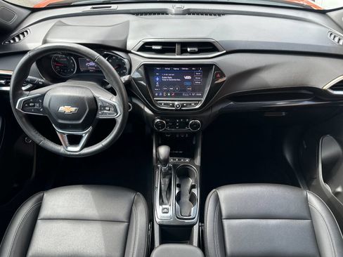Used 2023 Chevrolet TrailBlazer ACTIV w/ Sun and Liftgate Package FWD image 17