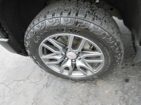 Used 2022 GMC Sierra 1500 AT4 w/ AT4 Carbonpro Edition AWD/4WD image 14