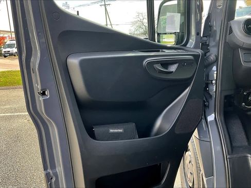 New 2025 Mercedes-Benz Sprinter 2500 image 12