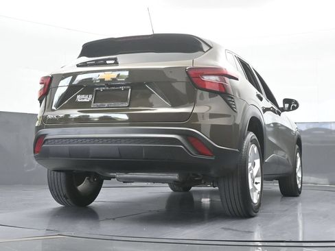 Used 2024 Chevrolet Trax LS w/ LS Convenience Package FWD image 53
