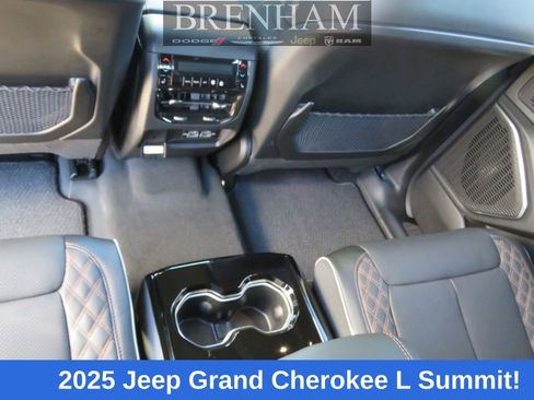 New 2025 Jeep Grand Cherokee L Summit w/ Obsidian Package image 17