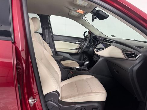 Used 2021 Buick Encore GX Essence AWD/4WD image 32