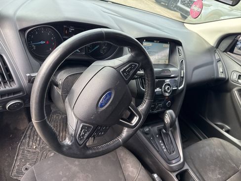 Used 2018 Ford Focus SEL w/ Cold Weather Package image 3
