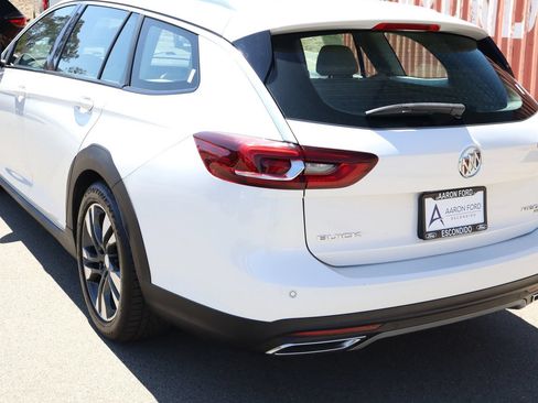 Used 2018 Buick Regal Essence w/ Driver Confidence Package #1 AWD/4WD image 16