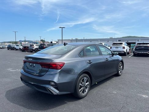 Used 2024 Kia Forte LXS FWD image 2
