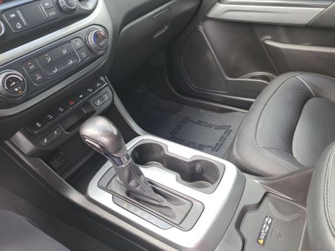 Used 2022 Chevrolet Colorado ZR2 AWD/4WD image 23