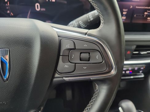 Used 2024 Buick Encore GX Avenir image 23