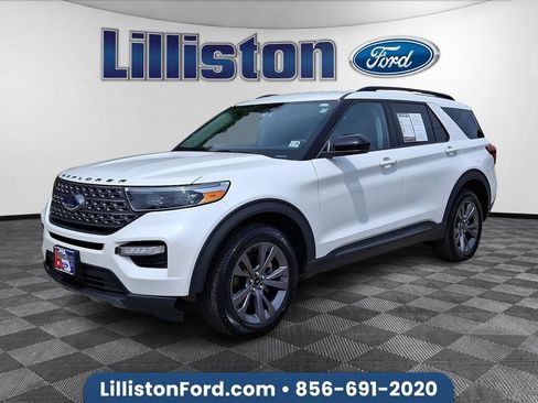 Used 2023 Ford Explorer XLT w/ Equipment Group 202A AWD/4WD image 1