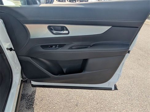 New 2025 Nissan Murano SL image 32