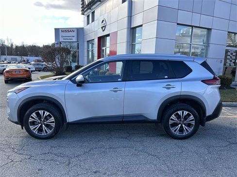 Certified 2022 Nissan Rogue SV w/ SV Premium Package image 5