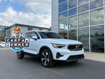 Used 2025 Volvo XC40 B5 Plus w/ Protection Package Premier