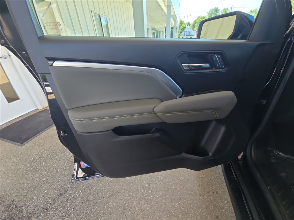 New 2026 Chevrolet Colorado ZR2 AWD/4WD image 21