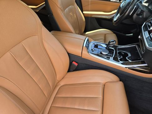 Used 2021 BMW X7 xDrive40i w/ Premium Package AWD/4WD image 19