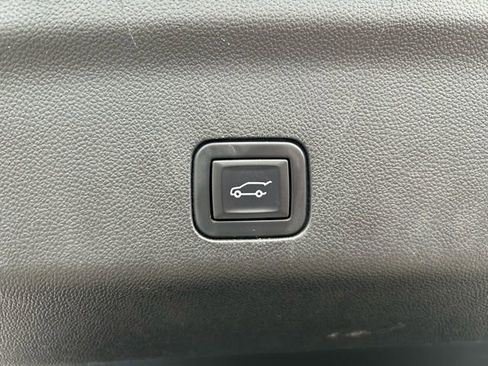 Used 2023 GMC Yukon XL Denali image 57