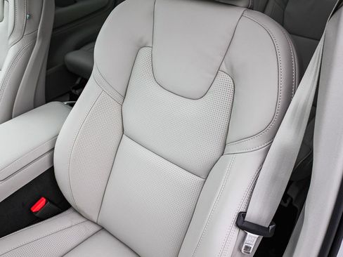 New 2026 Volvo XC90 T8 Ultra w/ Protection Package Premier AWD/4WD image 28